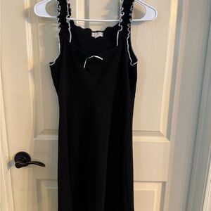 Elegant Black Dress with Ruffled Straps